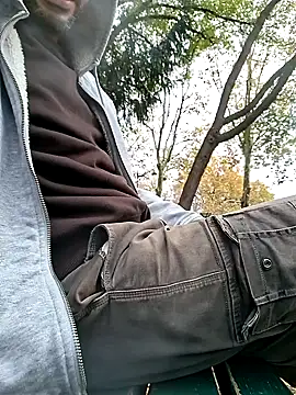 Snapshot of molozeb chatting on 11.10.25 molozeb online show from 11.10.25