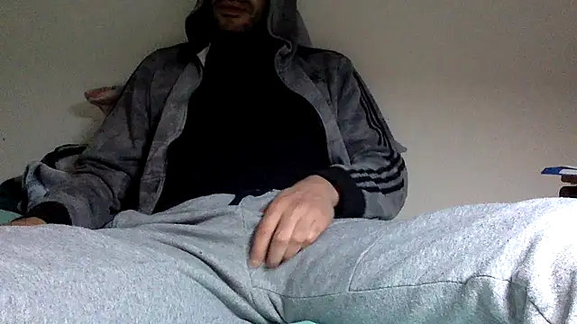 Snapshot of molozeb chatting on 11.18.25 molozeb online show from 11.18.25