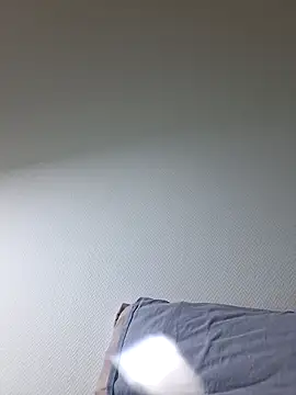 Snapshot of molozeb chatting on 12.14.25 molozeb online show from 12.14.25