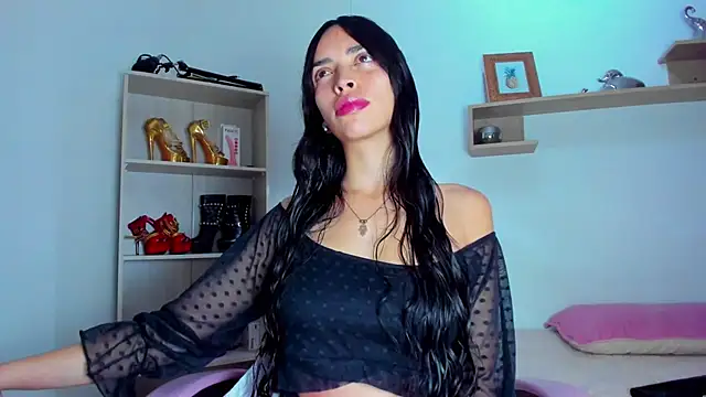 Dolce Saeenz online show from 06.13.26
