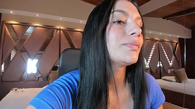 Snapshot of carina_rossi chatting on 10.29.25 carina rossi online show from 10.29.25