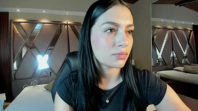 Snapshot of carina_rossi chatting on 10.30.25 carina rossi online show from 10.30.25