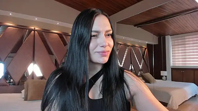 Snapshot of carina_rossi chatting on 11.04.25 carina rossi online show from 11.04.25