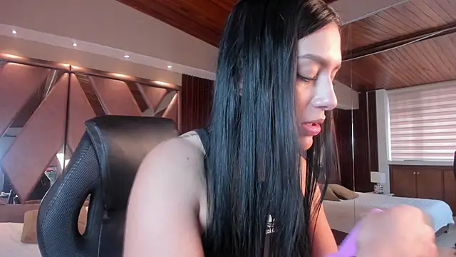 Snapshot of carina_rossi chatting on 11.28.25 carina rossi online show from 11.28.25