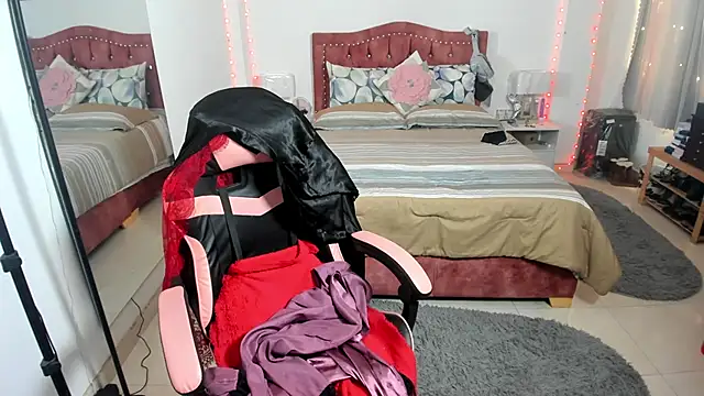 Snapshot of Marie_Mature chatting on 02.10.25 Marie Mature online show from 02.10.25