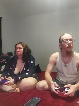 Snapshot of ShowNTellLovers chatting on 12.18.25 ShowNTellLovers online show from 12.18.25