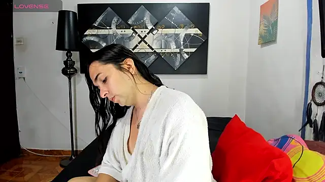 SARAMISHA online show from 03.04.25