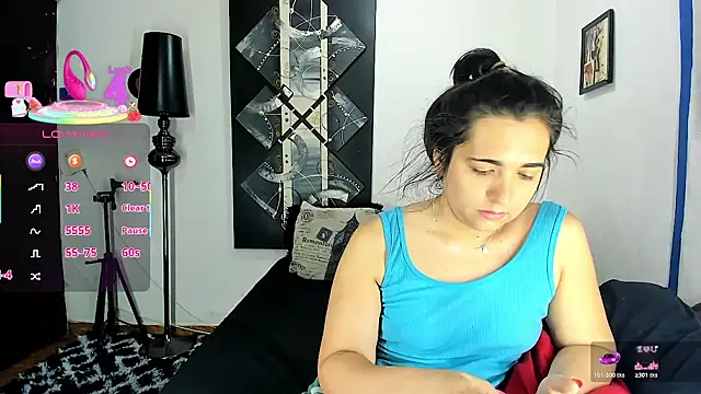 SARAMISHA online show from 04.03.26