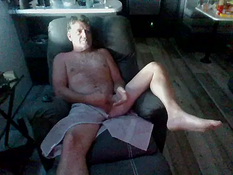 Snapshot of lateniter chatting on 09.08.25 lateniter online show from 09.08.25