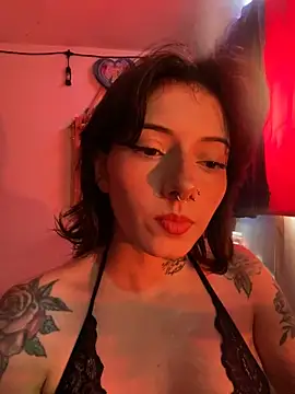 Snapshot of LiliJones_ chatting on 02.11.26 LiliJones online show from 02.11.26