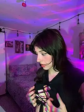 Snapshot of LiliJones_ chatting on 02.13.26 LiliJones online show from 02.13.26