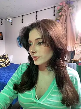 Snapshot of LiliJones_ chatting on 04.22.26 LiliJones online show from 04.22.26
