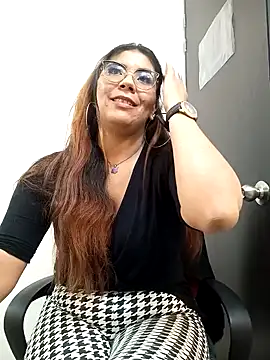 Snapshot of Luna_Dumont chatting on 02.04.25 Luna Dumont online show from 02.04.25