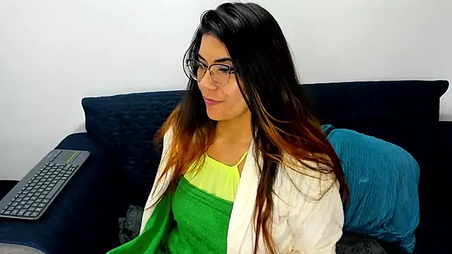 Snapshot of Luna_Dumont chatting on 02.17.25 Luna Dumont online show from 02.17.25