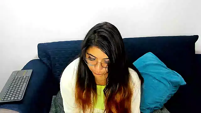 Snapshot of Luna_Dumont chatting on 02.17.25 Luna Dumont online show from 02.17.25