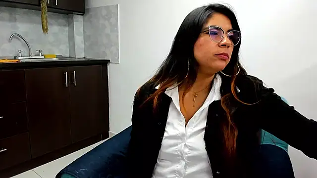 Snapshot of Luna_Dumont chatting on 02.20.25 Luna Dumont online show from 02.20.25