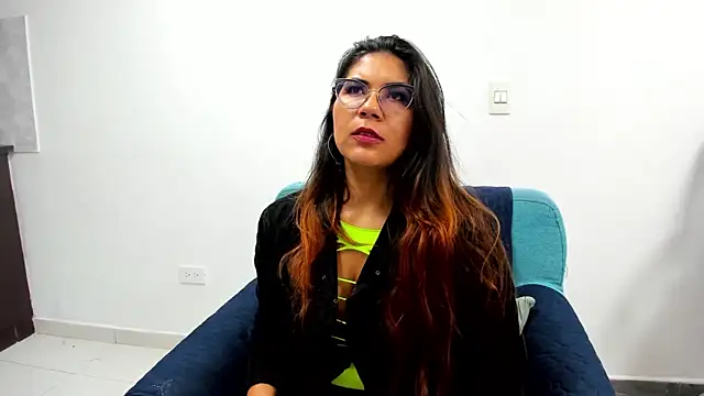 Snapshot of Luna_Dumont chatting on 02.21.25 Luna Dumont online show from 02.21.25