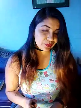 Snapshot of Luna_Dumont chatting on 02.24.25 Luna Dumont online show from 02.24.25