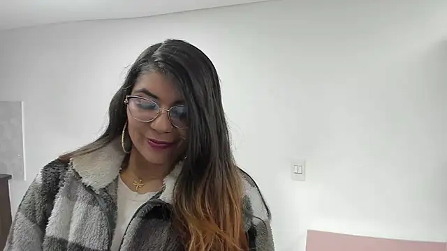 Snapshot of Luna_Dumont chatting on 03.21.25 Luna Dumont online show from 03.21.25