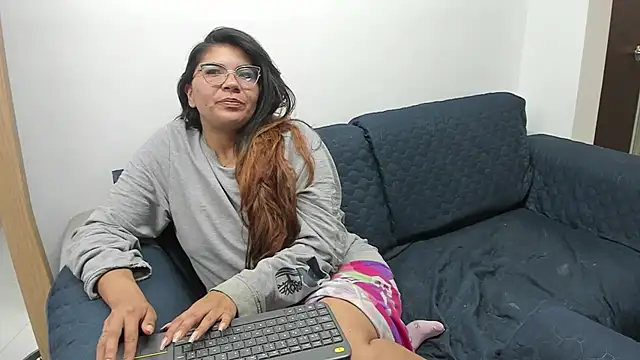 Snapshot of Luna_Dumont chatting on 03.22.25 Luna Dumont online show from 03.22.25