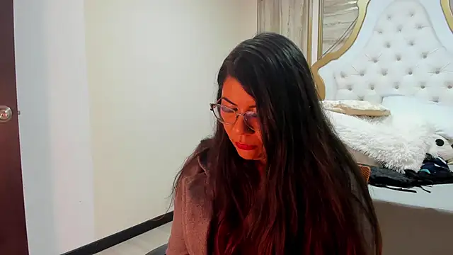 Snapshot of Luna_Dumont chatting on 09.23.25 Luna Dumont online show from 09.23.25