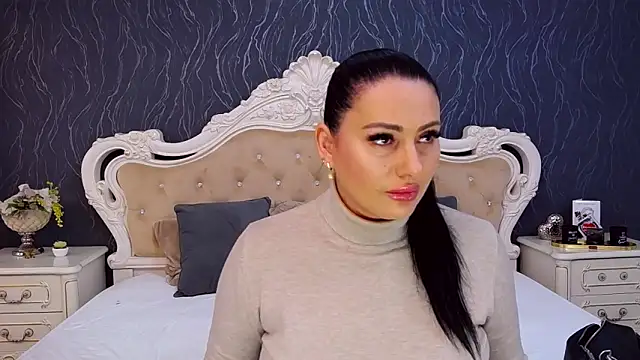 Snapshot of Lauren_Saint chatting on 10.16.25 Lauren Saint online show from 10.16.25