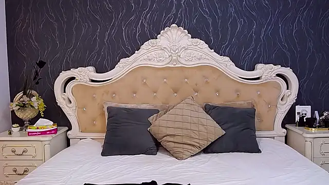 Lauren Saint online show from 02.10.26