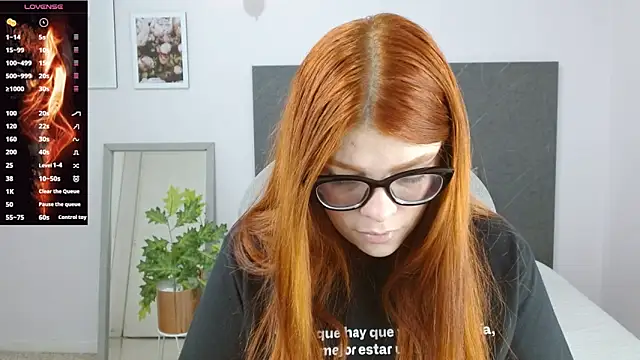 lucie nicolls online show from 01.02.25