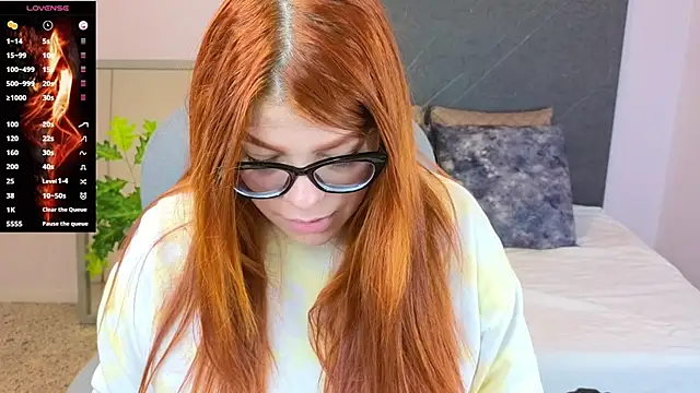 lucie nicolls online show from 01.12.25