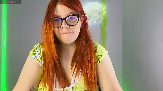 lucie nicolls online show from 02.10.25