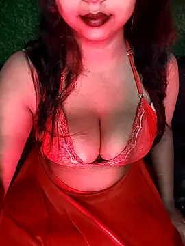 Snapshot of loveli_diya chatting on 10.28.25 loveli diya online show from 10.28.25