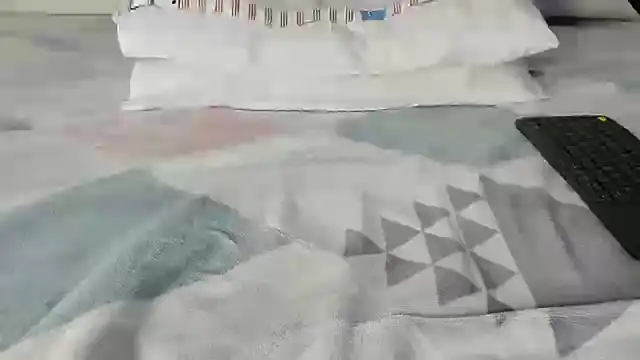 Snapshot of maybelline69 chatting on 03.13.25 maybelline69 online show from 03.13.25