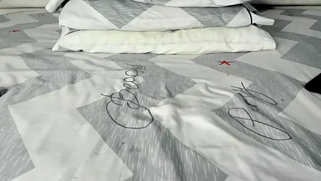 Snapshot of maybelline69 chatting on 10.18.25 maybelline69 online show from 10.18.25