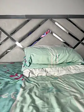 Snapshot of maybelline69 chatting on 11.23.25 maybelline69 online show from 11.23.25