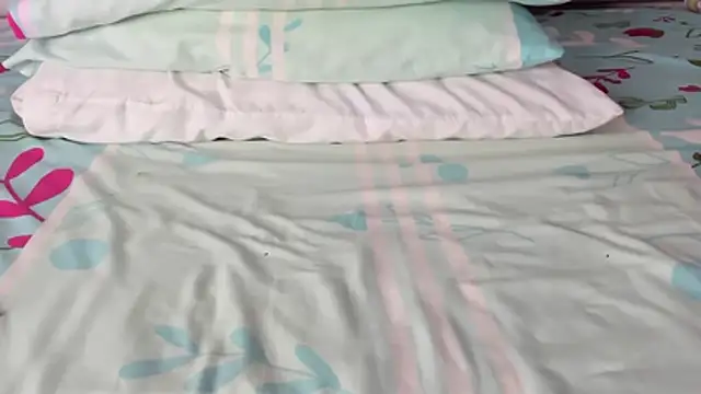 Snapshot of maybelline69 chatting on 12.16.25 maybelline69 online show from 12.16.25