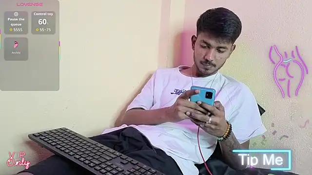 Snapshot of just_fucks chatting on 02.04.26 just fucks online show from 02.04.26