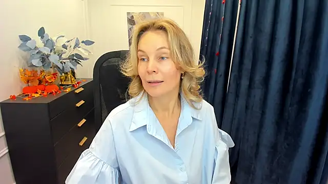 Snapshot of Sinty_Devis chatting on 11.01.25 Sinty Devis online show from 11.01.25