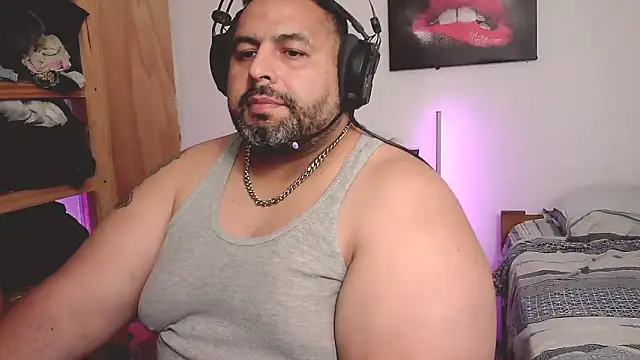 Snapshot of rodrix54 chatting on 02.14.26 rodrix54 online show from 02.14.26