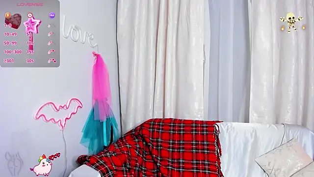 jessica tiny online show from 11.10.25