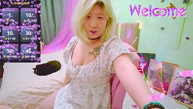 Akemilun online show from 04.24.26