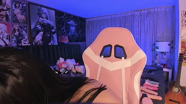 Snapshot of LanaKyutt chatting on 01.29.25 LanaKyutt online show from 01.29.25