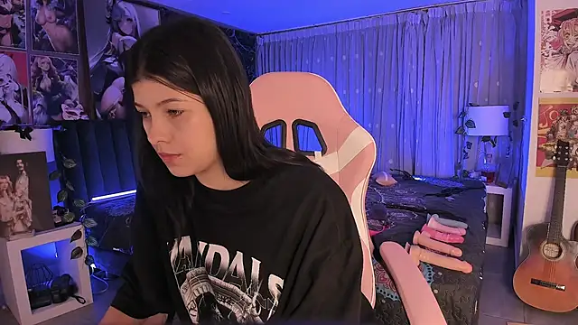 Snapshot of LanaKyutt chatting on 01.30.25 LanaKyutt online show from 01.30.25