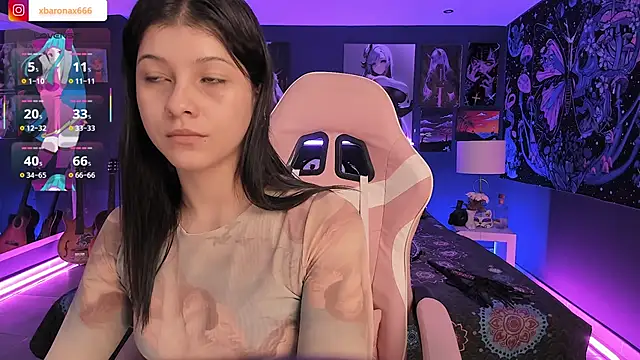 Snapshot of LanaKyutt chatting on 09.12.25 LanaKyutt online show from 09.12.25