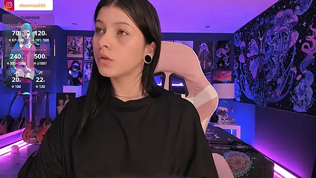 Snapshot of LanaKyutt chatting on 09.18.25 LanaKyutt online show from 09.18.25