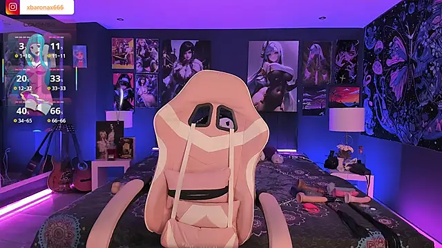 Snapshot of LanaKyutt chatting on 10.05.25 LanaKyutt online show from 10.05.25