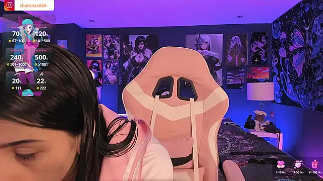 Snapshot of LanaKyutt chatting on 10.10.25 LanaKyutt online show from 10.10.25