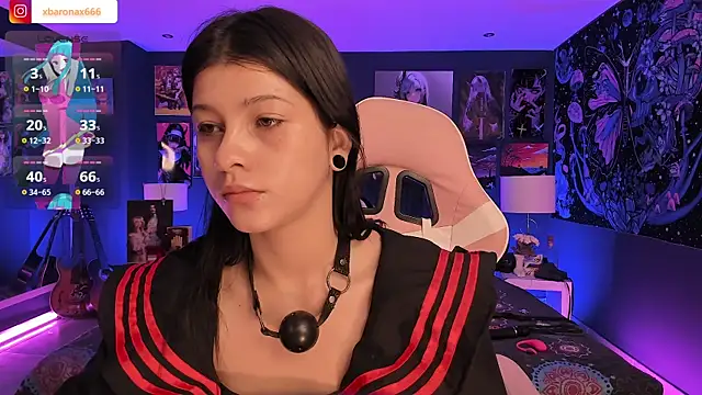 Snapshot of LanaKyutt chatting on 10.11.25 LanaKyutt online show from 10.11.25