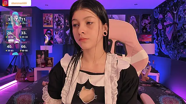 Snapshot of LanaKyutt chatting on 10.12.25 LanaKyutt online show from 10.12.25