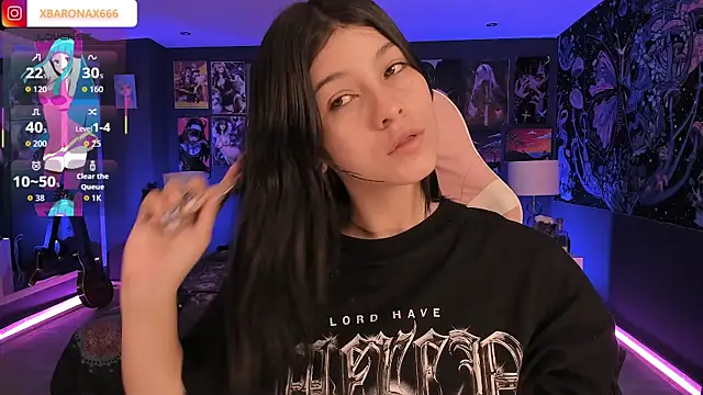 Snapshot of LanaKyutt chatting on 12.14.25 LanaKyutt online show from 12.14.25