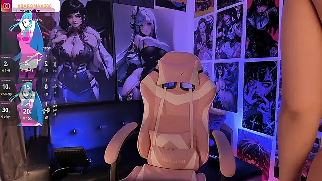 Snapshot of LanaKyutt chatting on 12.20.25 LanaKyutt online show from 12.20.25